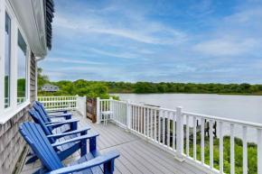 Cozy Narragansett Cottage with Dock and Outdoor Shower